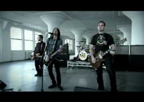 Fill in the gaps con la canción Watch Over You de Alter Bridge | Recurso educativo 123847